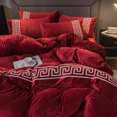 Luxury Aplic Work Velvet Duvet Set - Red