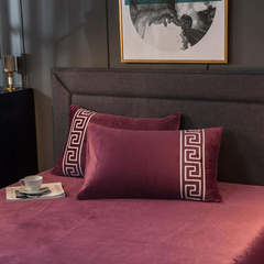 Luxury Aplic Work Velvet Duvet Set - Purple