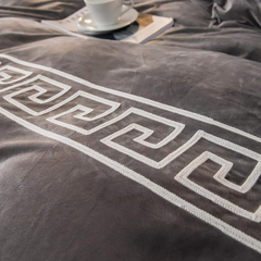 Luxury Aplic Work Velvet Duvet Set - Brown