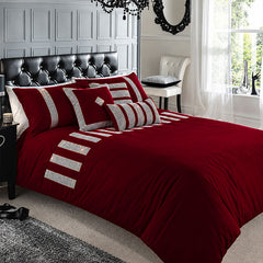 Sequence lace duvet set