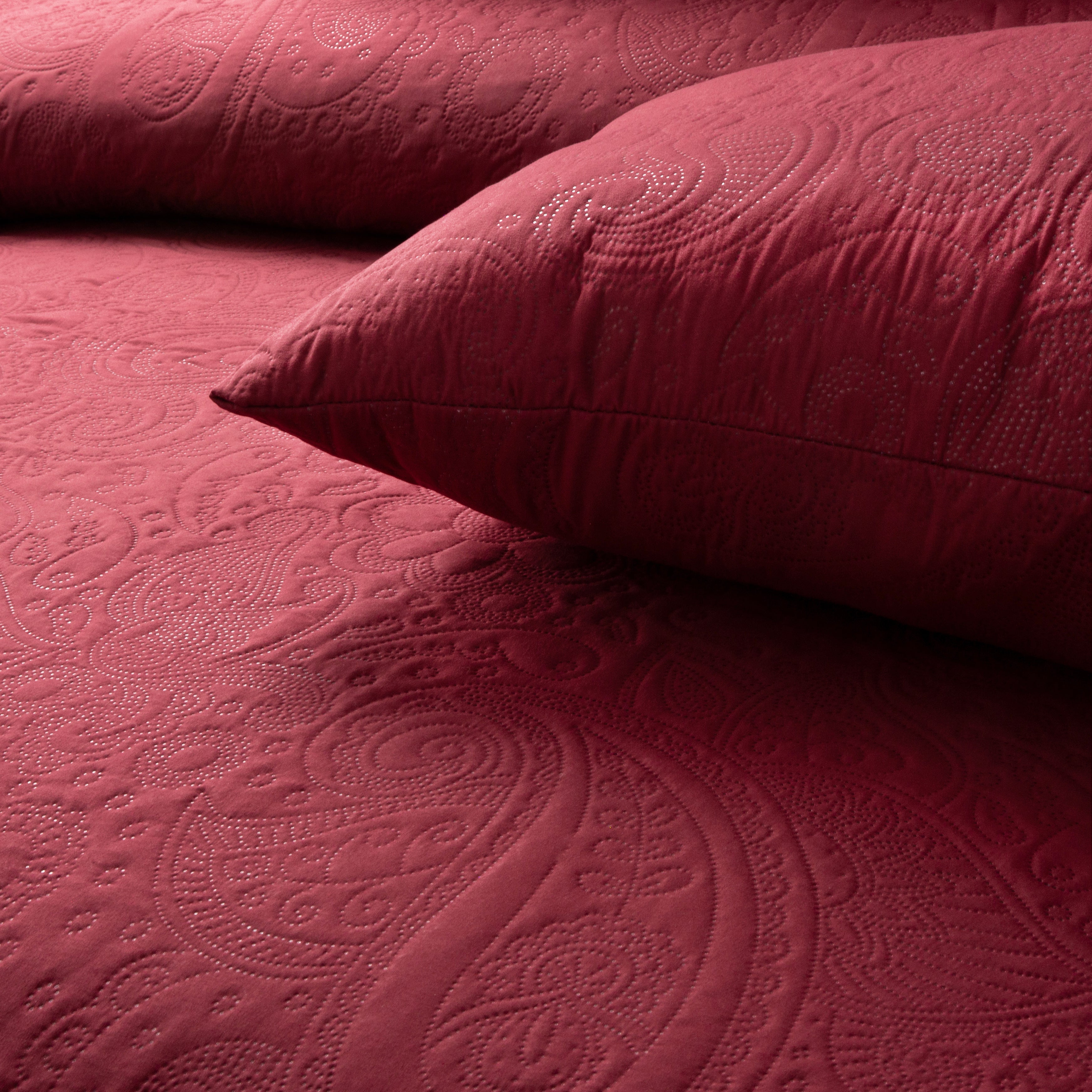 New Design 3 Pcs Ultrasonic Bedspread - Maroon